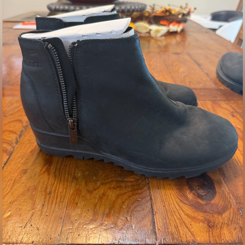 Sorel Black Ankle Booties with Zipper